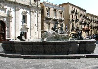 Fontana del Tritone