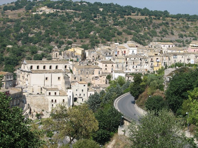 Ragusa Ibla, spettacolare veduta della cittadina ragusana