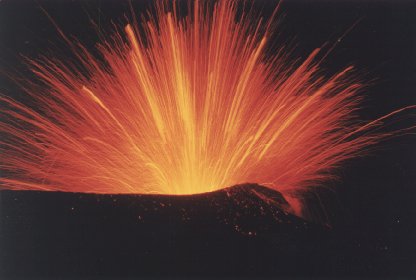 Spettacolare Eruzione del Vulcano Etna in Catania (CT)